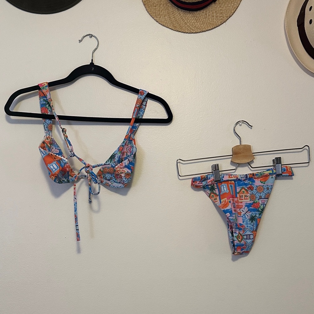 Tropical Multicolor Graphic Bikini Set - Picture 5 of 8